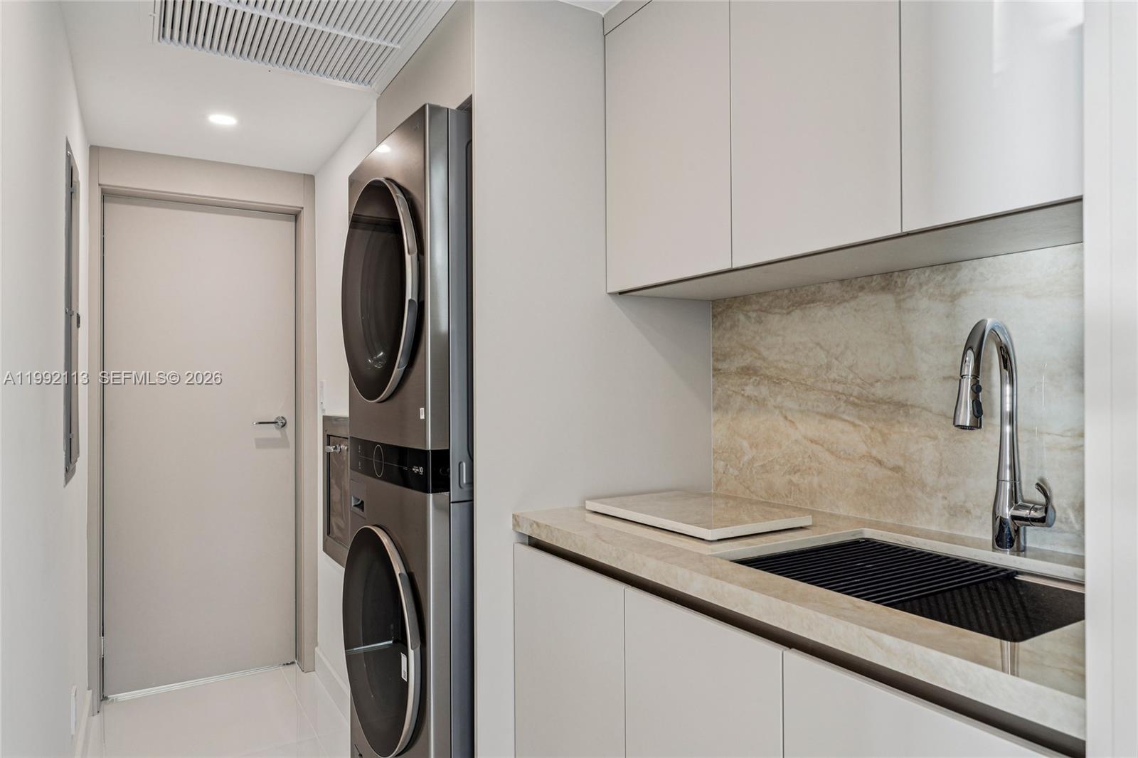 5660 Collins Ave #11C Miami Beach, FL 33140