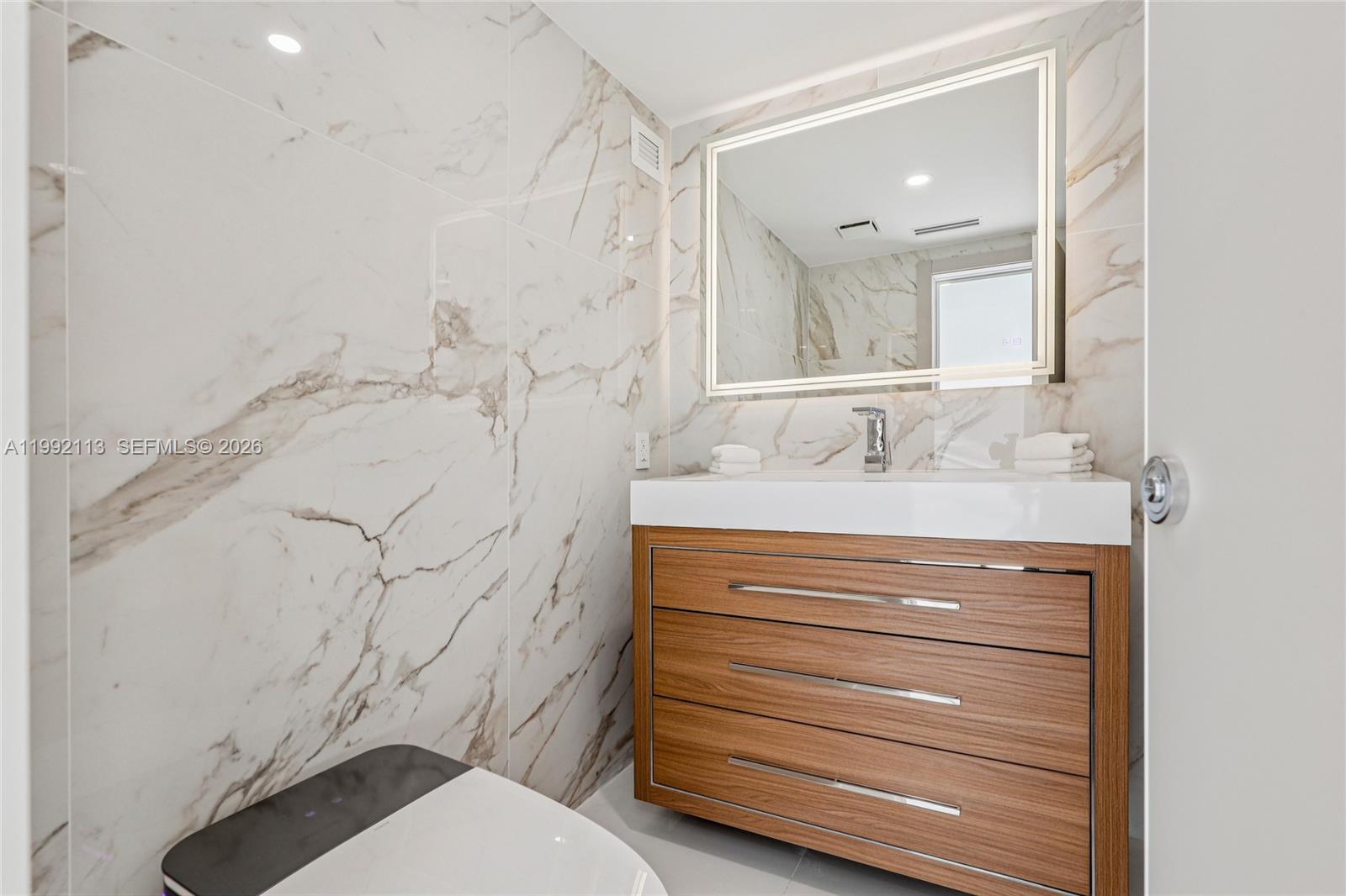 5660 Collins Ave #11C Miami Beach, FL 33140