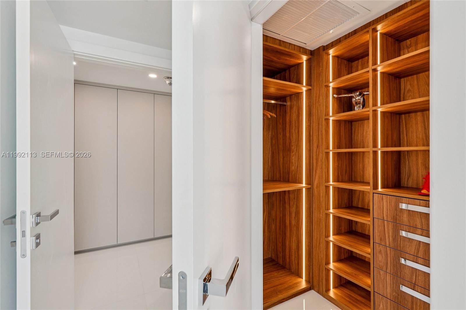 5660 Collins Ave #11C Miami Beach, FL 33140