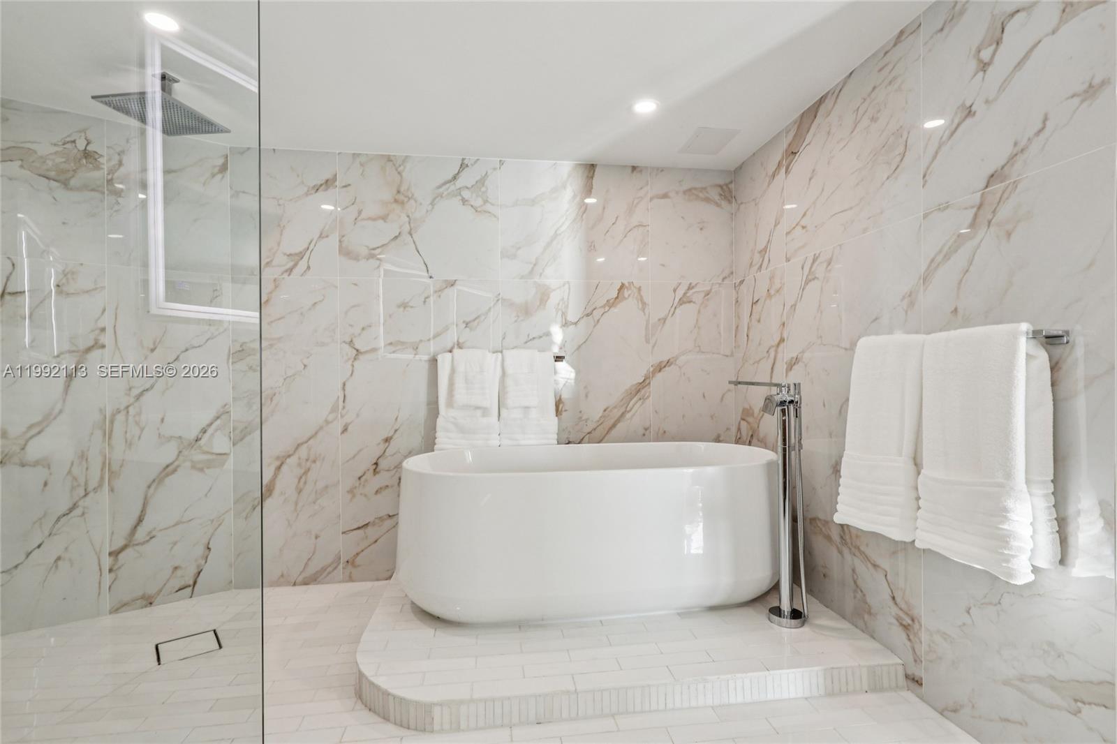 5660 Collins Ave #11C Miami Beach, FL 33140