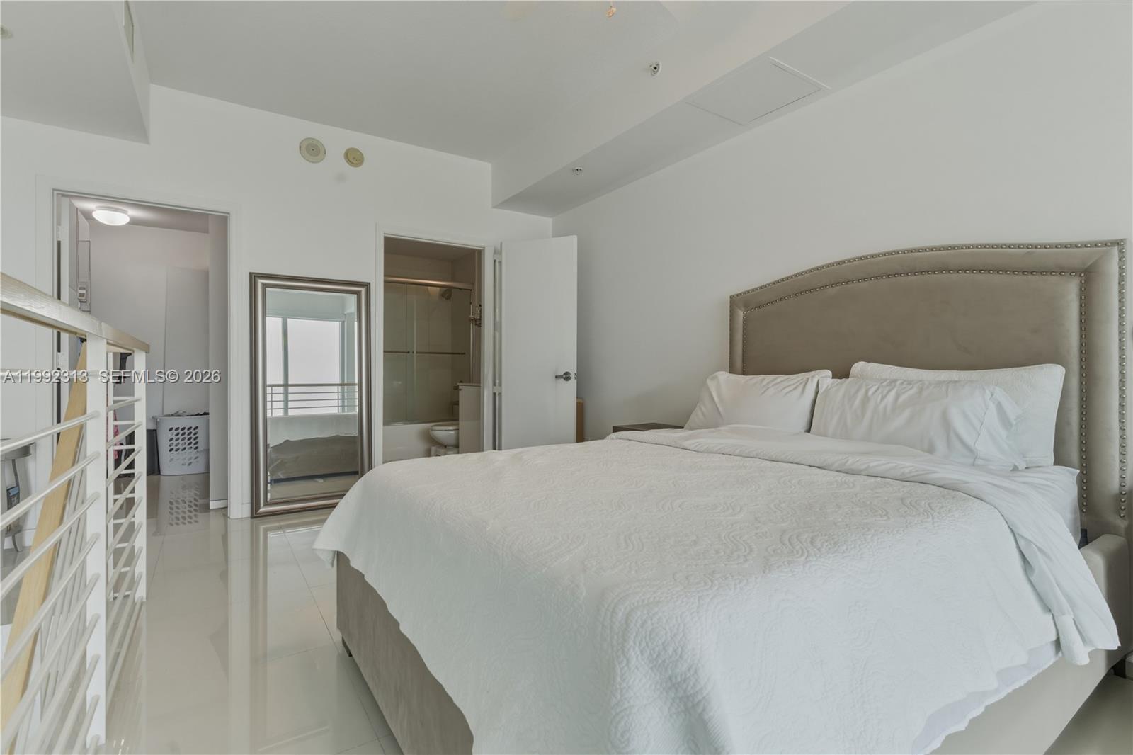 60 SW 13th St #2805 Miami, FL 33130