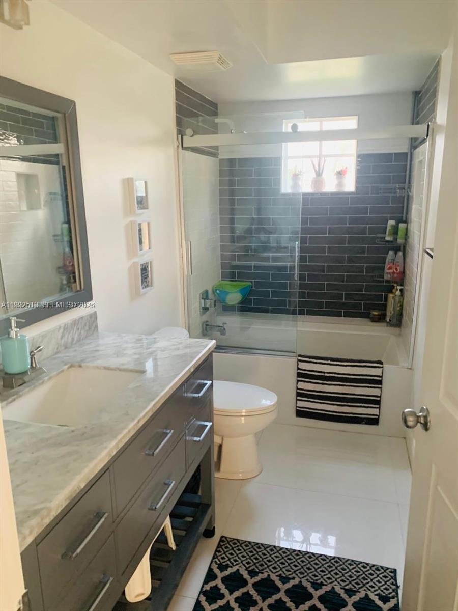 image Porto Bellagio Condo16