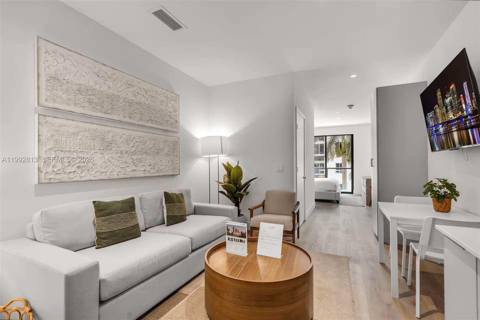 229 SW 9th St #202 Miami, FL 33130