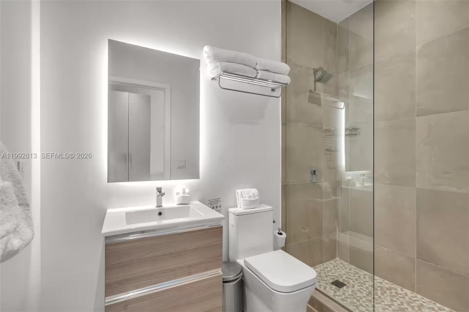 229 SW 9th St #202 Miami, FL 33130