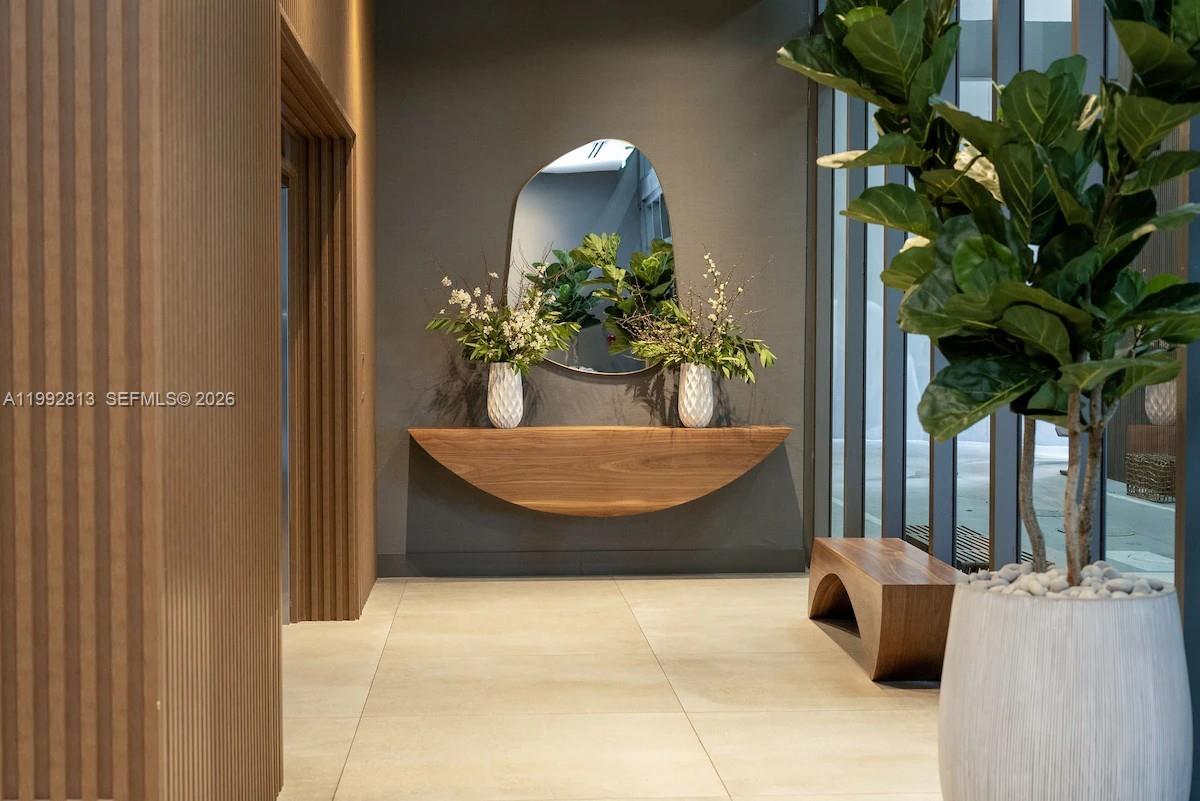 229 SW 9th St #202 Miami, FL 33130