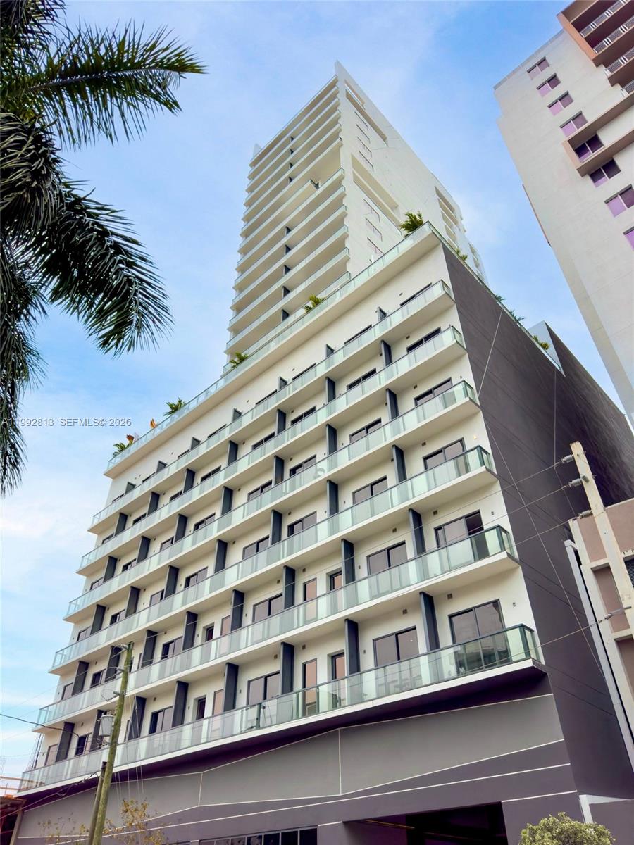 229 SW 9th St #202 Miami, FL 33130