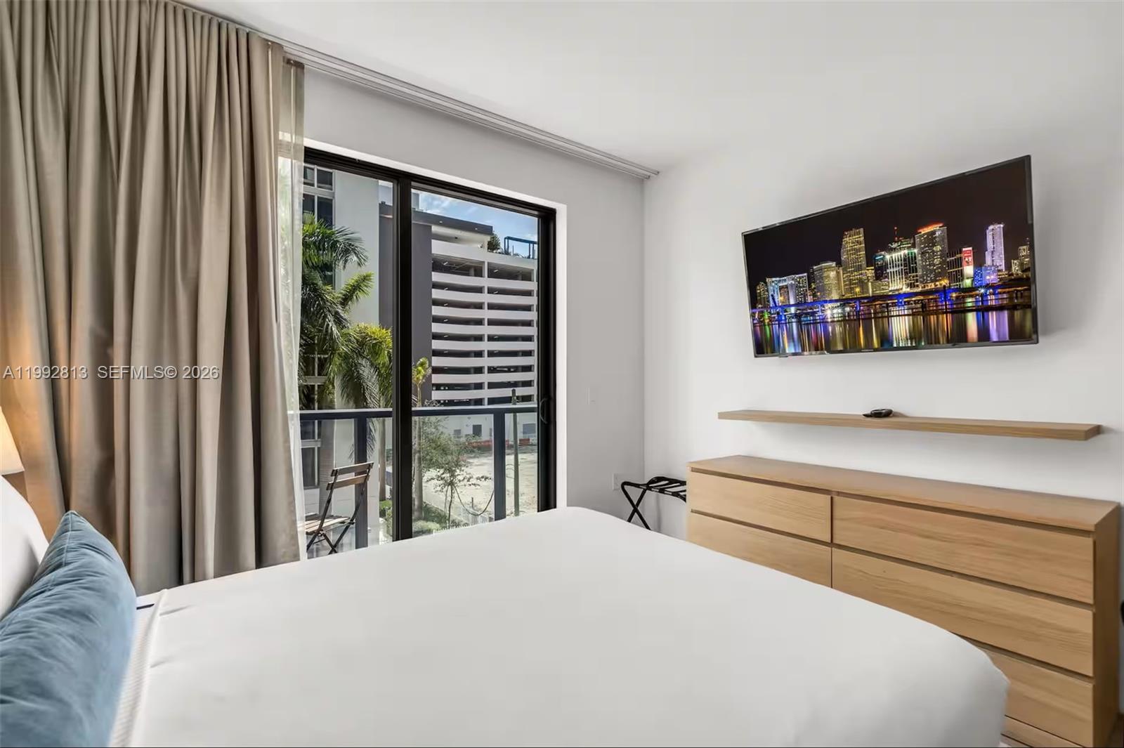 229 SW 9th St #202 Miami, FL 33130