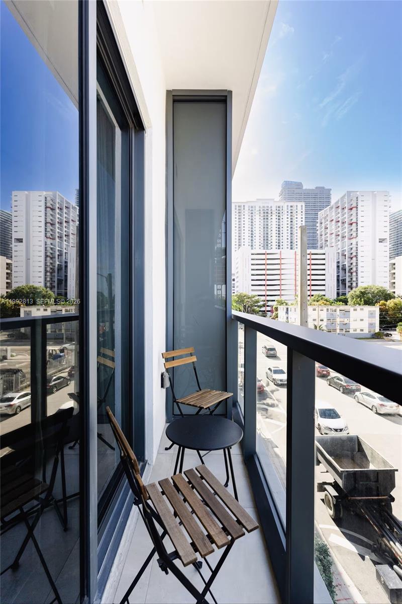 229 SW 9th St #202 Miami, FL 33130