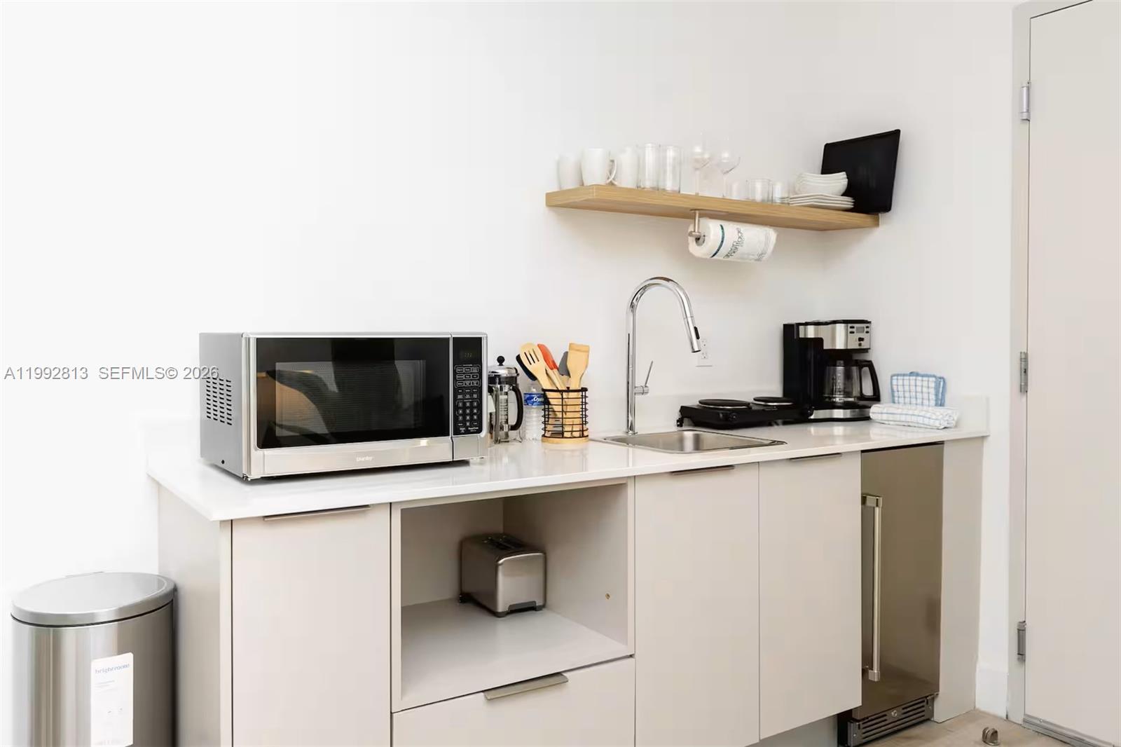 229 SW 9th St #202 Miami, FL 33130