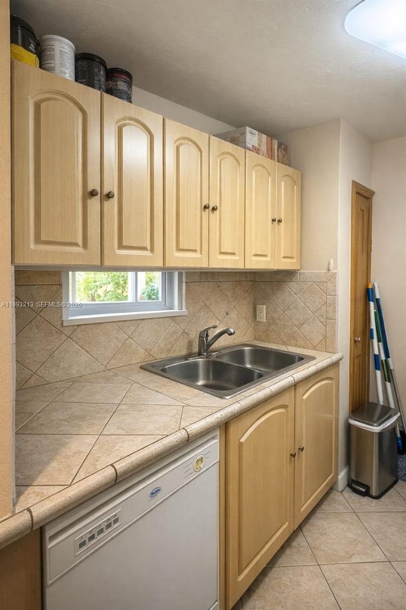 Undisclosed Address Miami, FL 33193