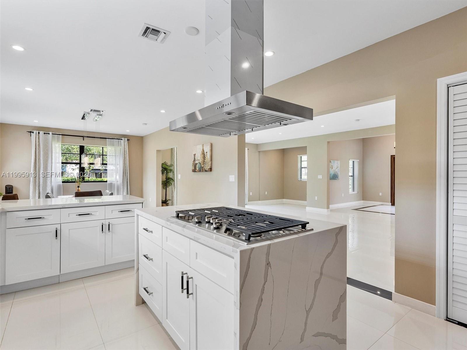 1500 Biarritz Dr Miami Beach, FL 33141