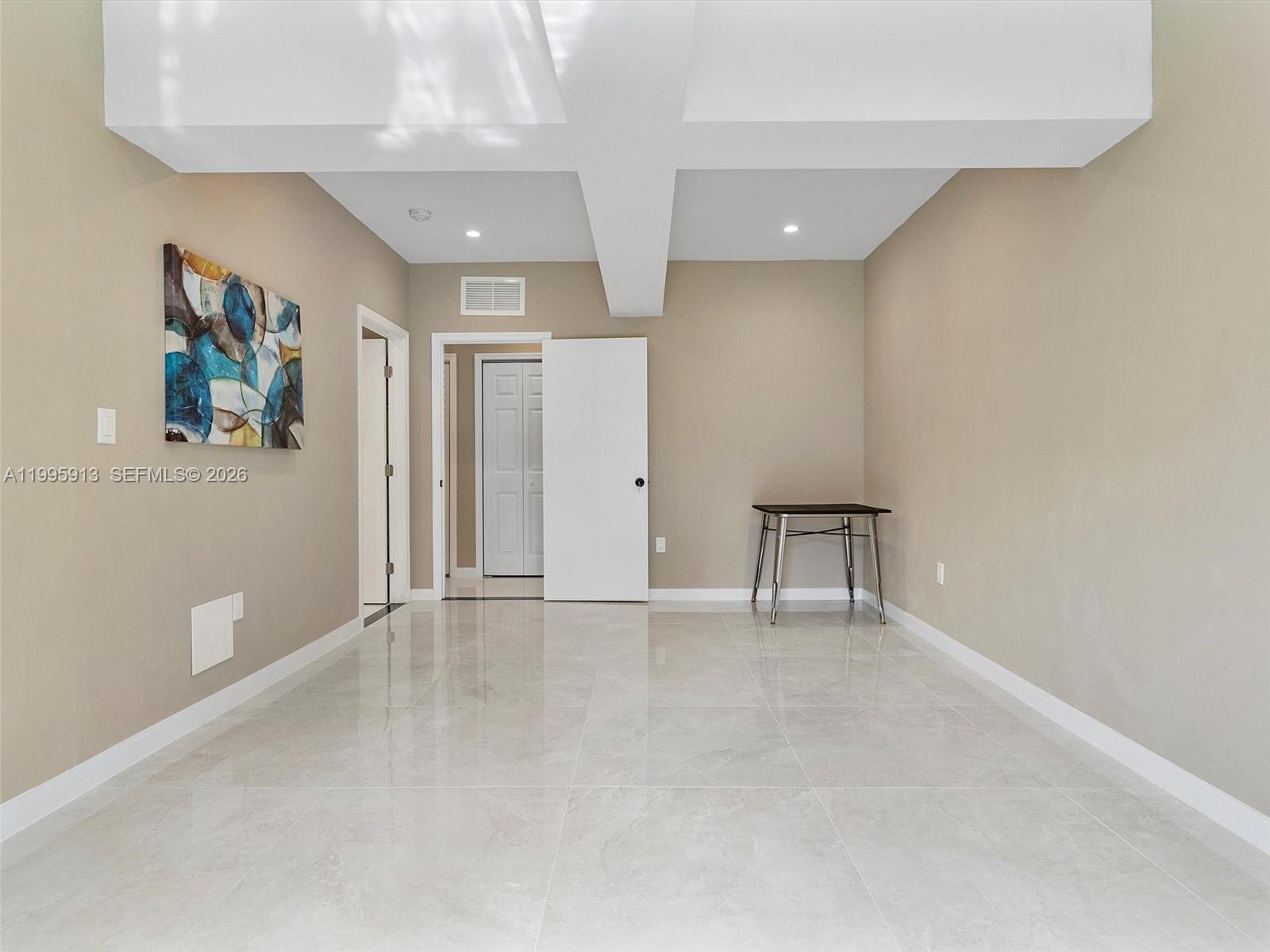 1500 Biarritz Dr Miami Beach, FL 33141