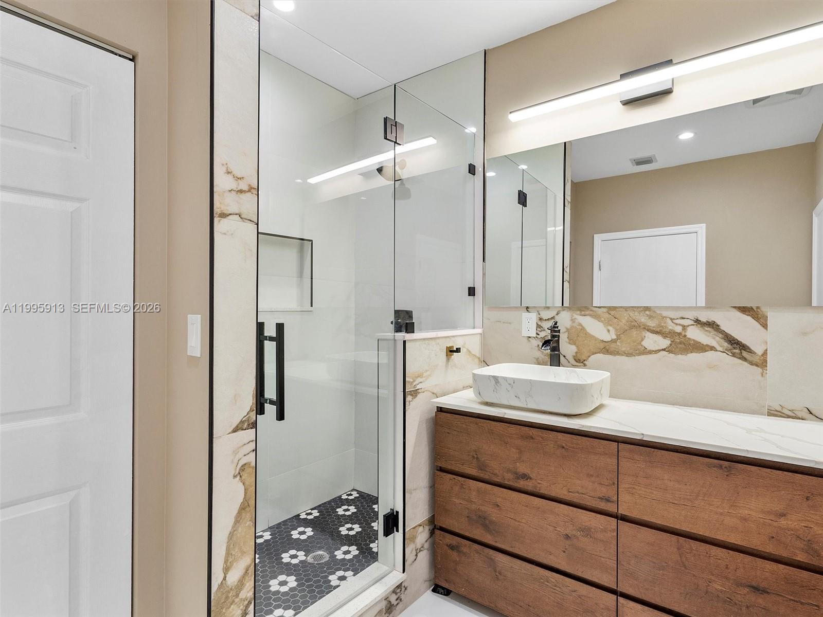 1500 Biarritz Dr Miami Beach, FL 33141