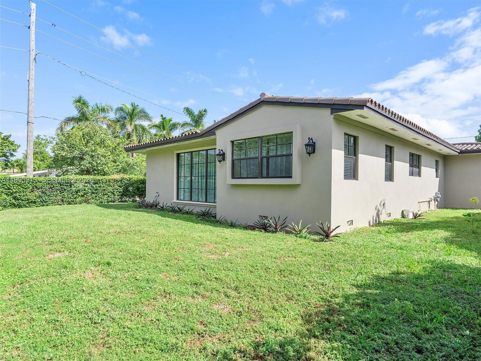 1500 Biarritz Dr Miami Beach, FL 33141