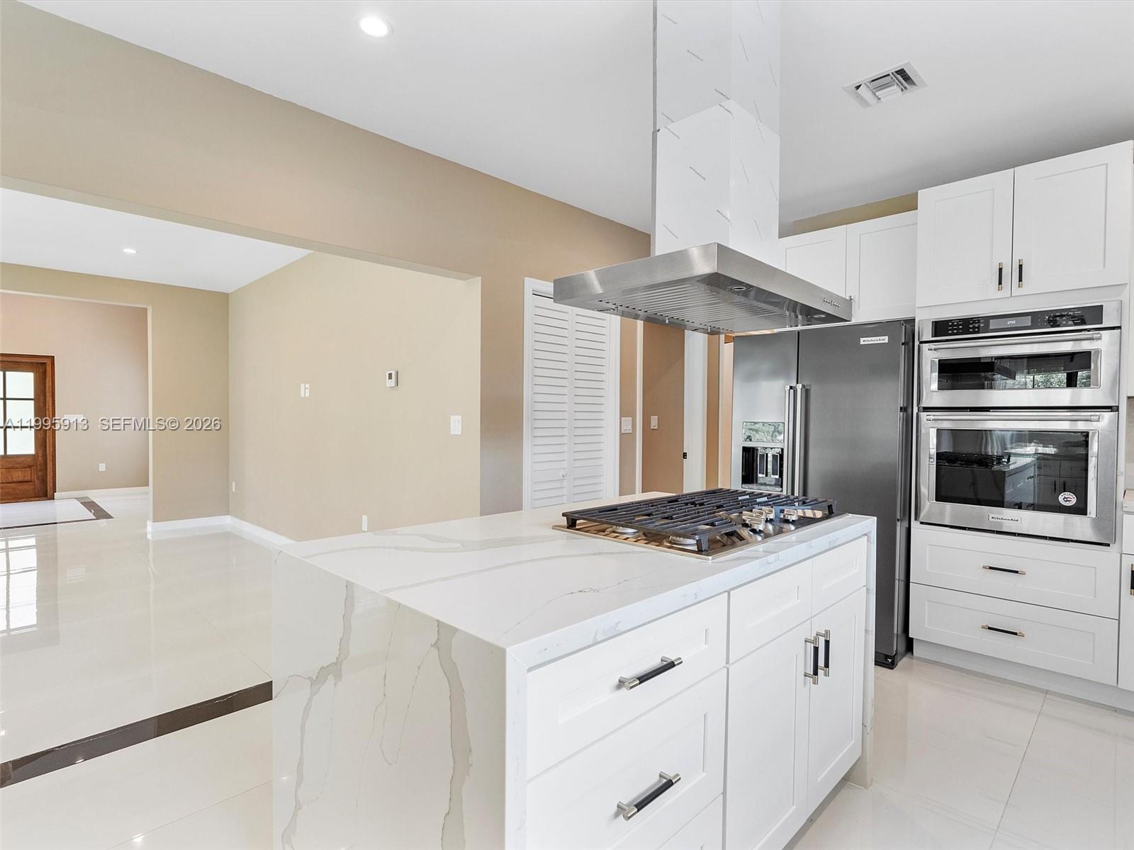 1500 Biarritz Dr Miami Beach, FL 33141