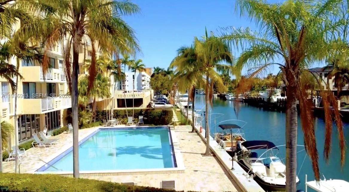 2350 NE 135th St #308