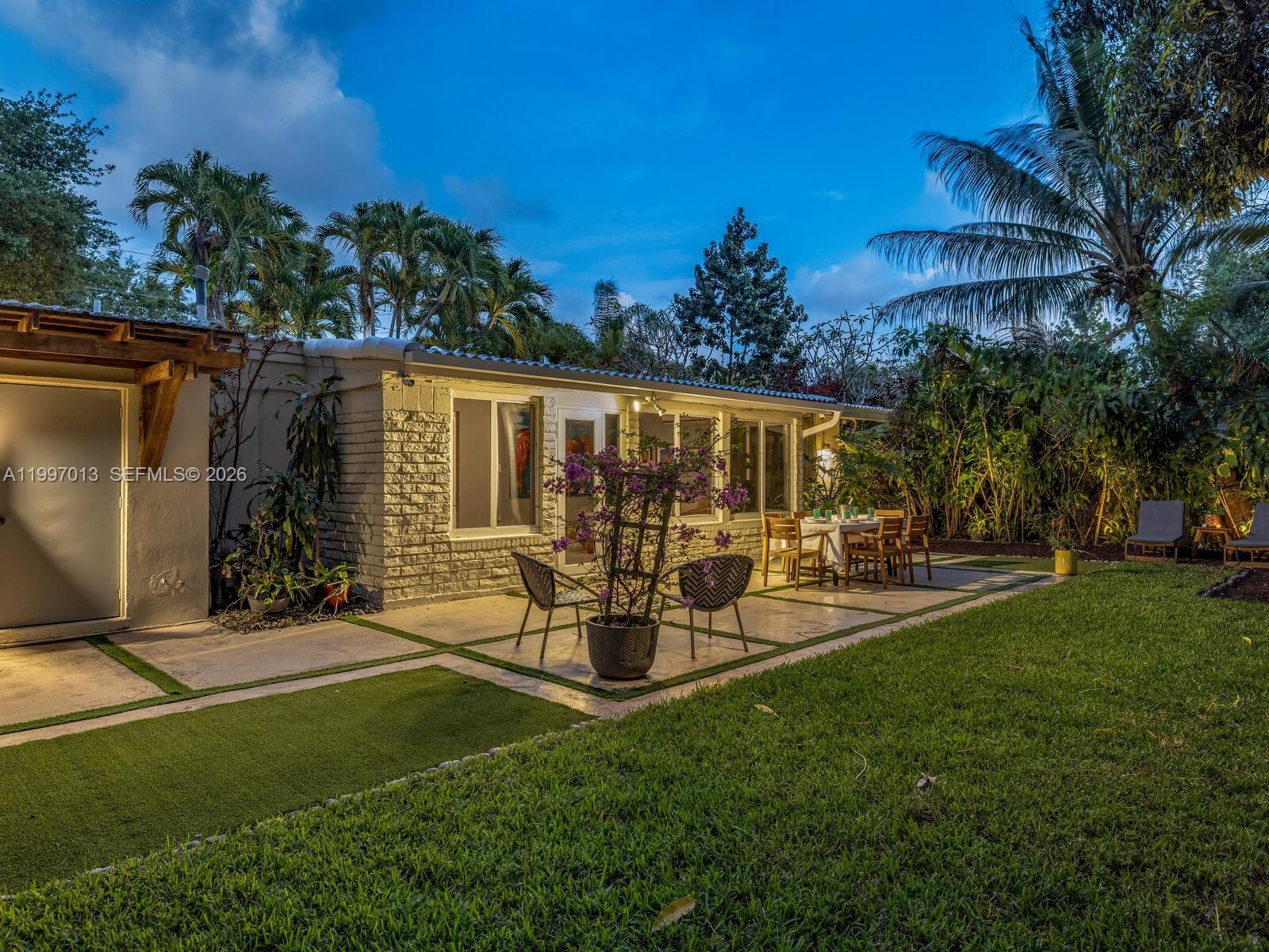 11932 NE 8th Ave Biscayne Park, FL 33161