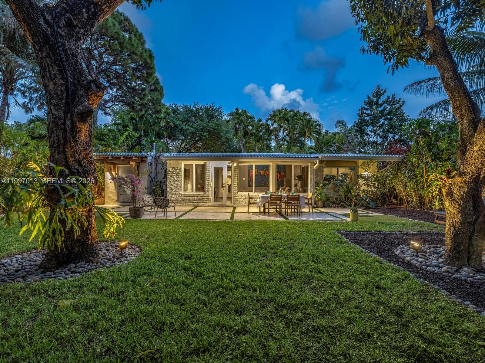 11932 NE 8th Ave Biscayne Park, FL 33161