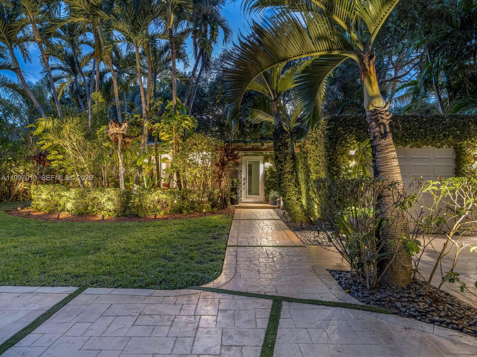 11932 NE 8th Ave Biscayne Park, FL 33161