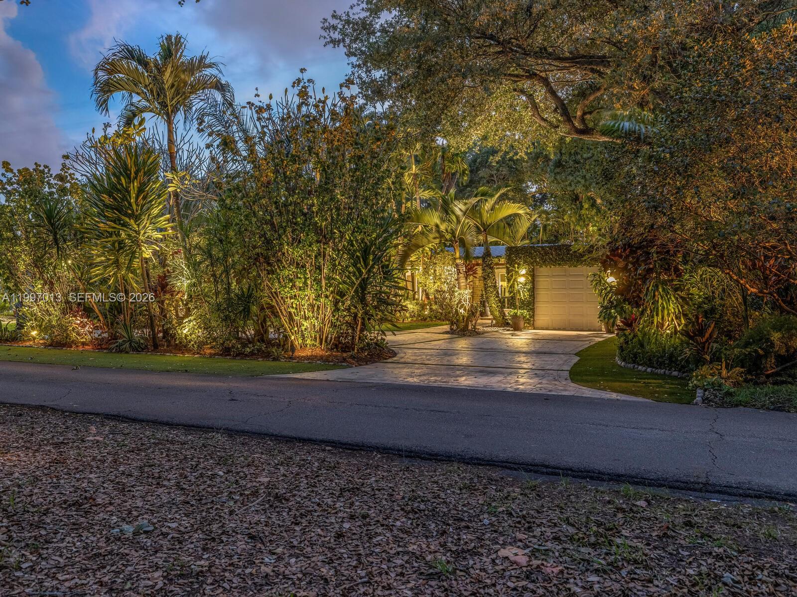 11932 NE 8th Ave Biscayne Park, FL 33161