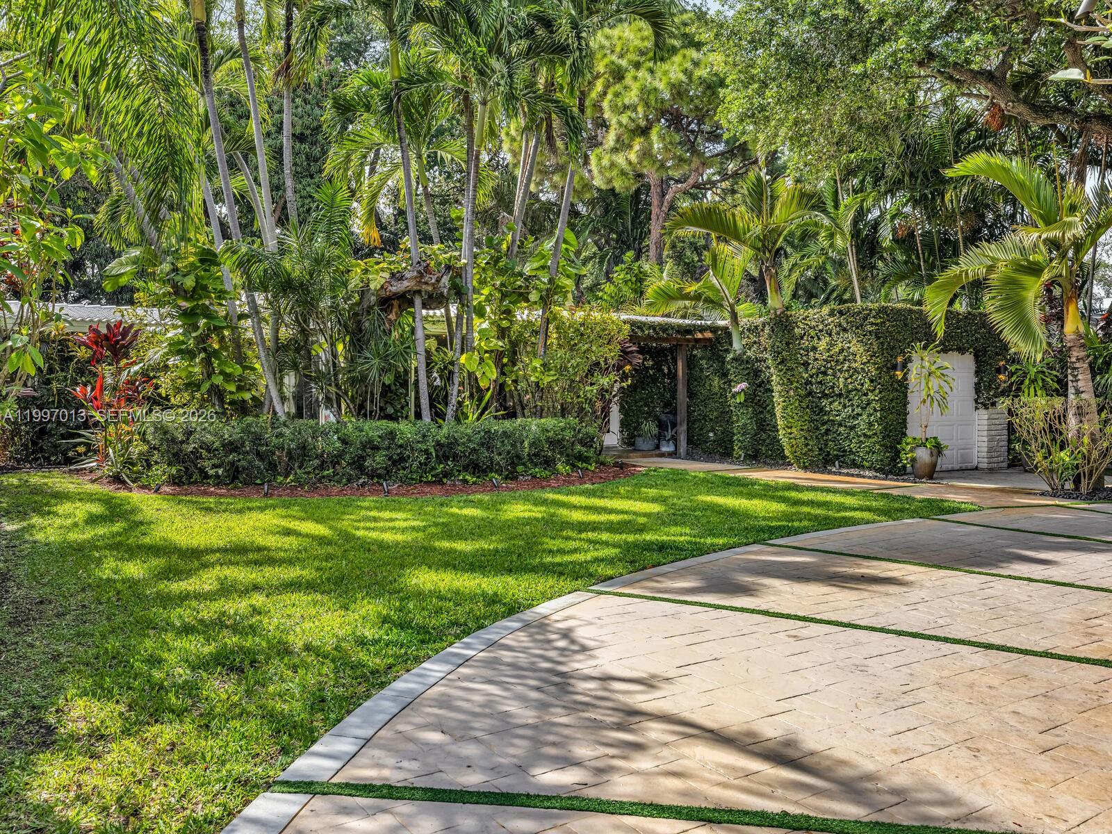11932 NE 8th Ave Biscayne Park, FL 33161