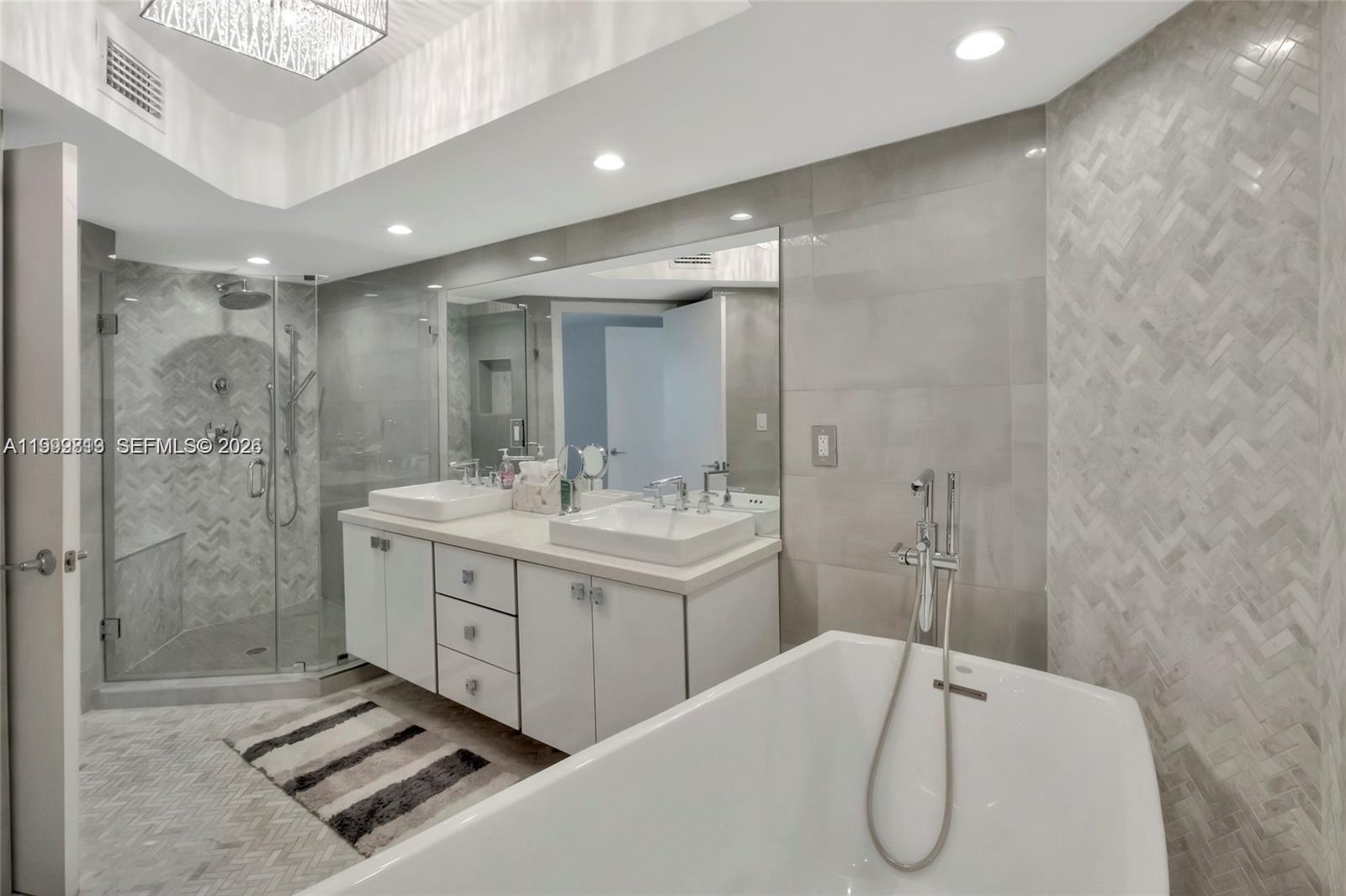 16425 Collins Ave #1612 Sunny Isles Beach, FL 33160