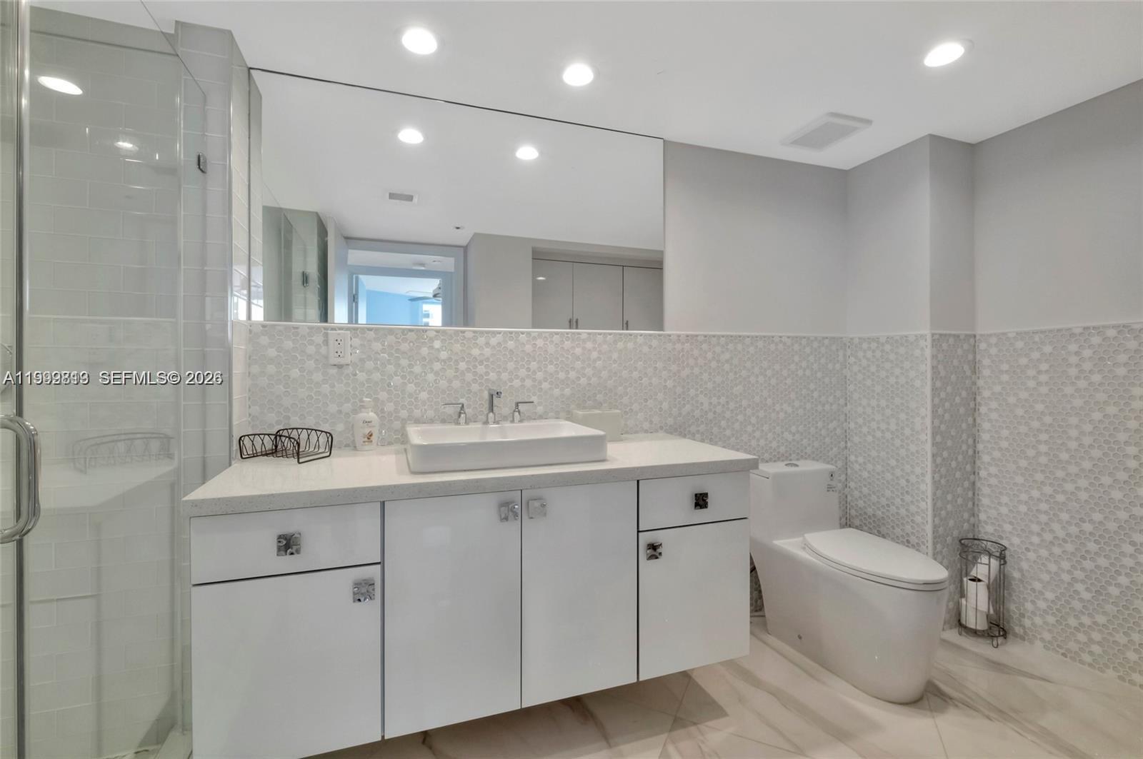 16425 Collins Ave #1612 Sunny Isles Beach, FL 33160