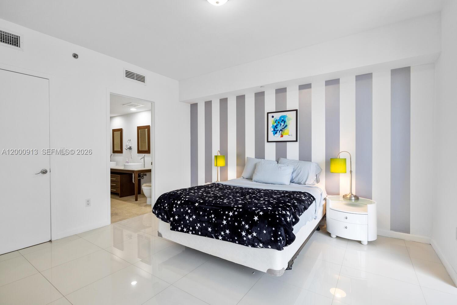 image Icon Brickell I17