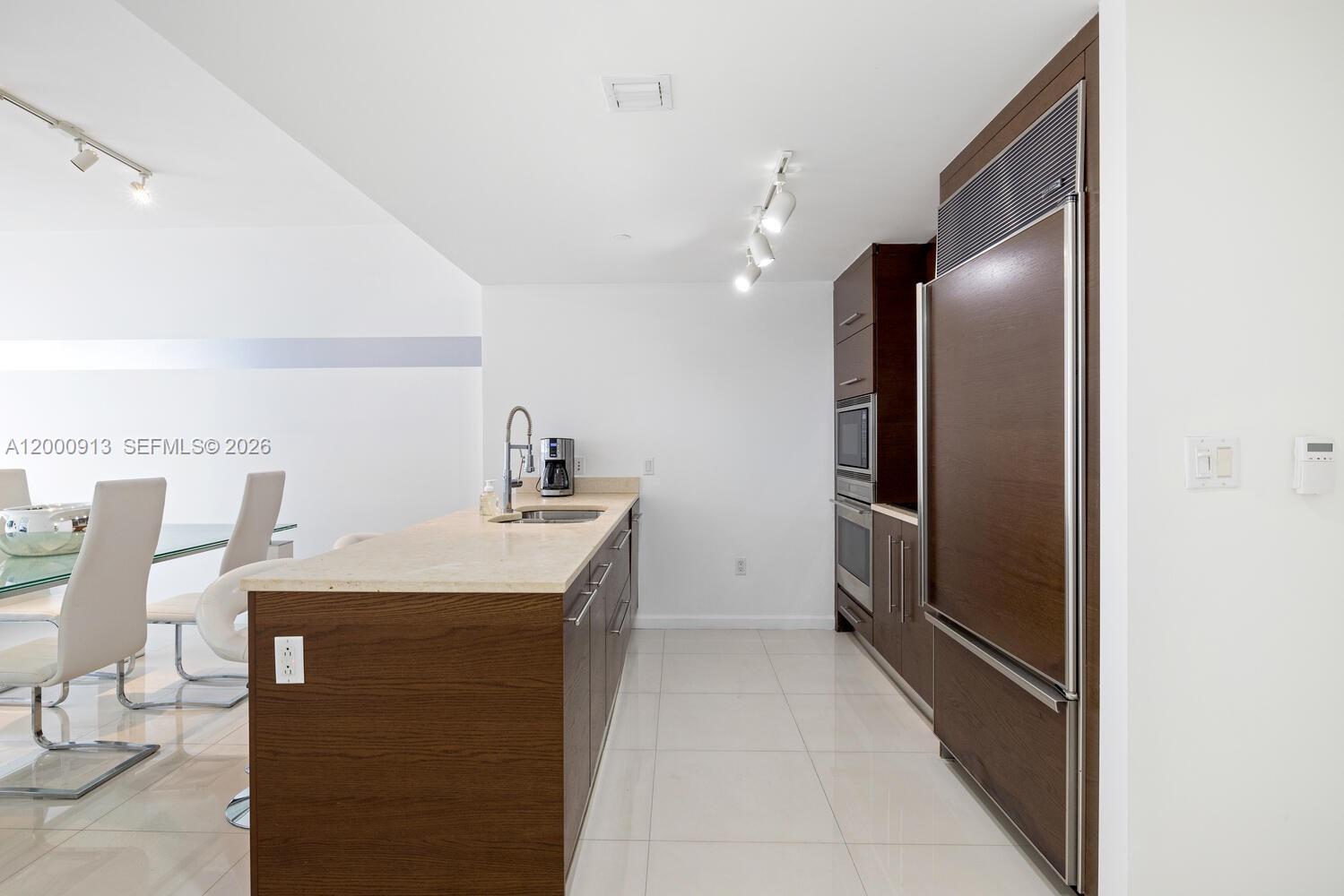 image Icon Brickell I6