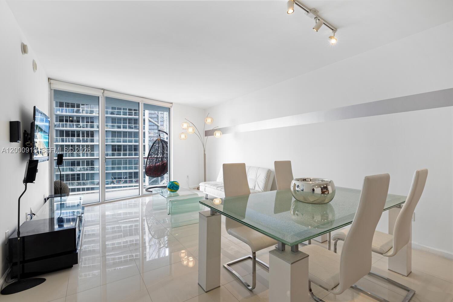 image Icon Brickell I8