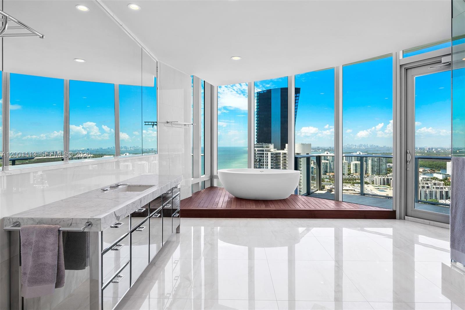 17475 Collins Ave #PH3201 Sunny Isles Beach, FL 33160
