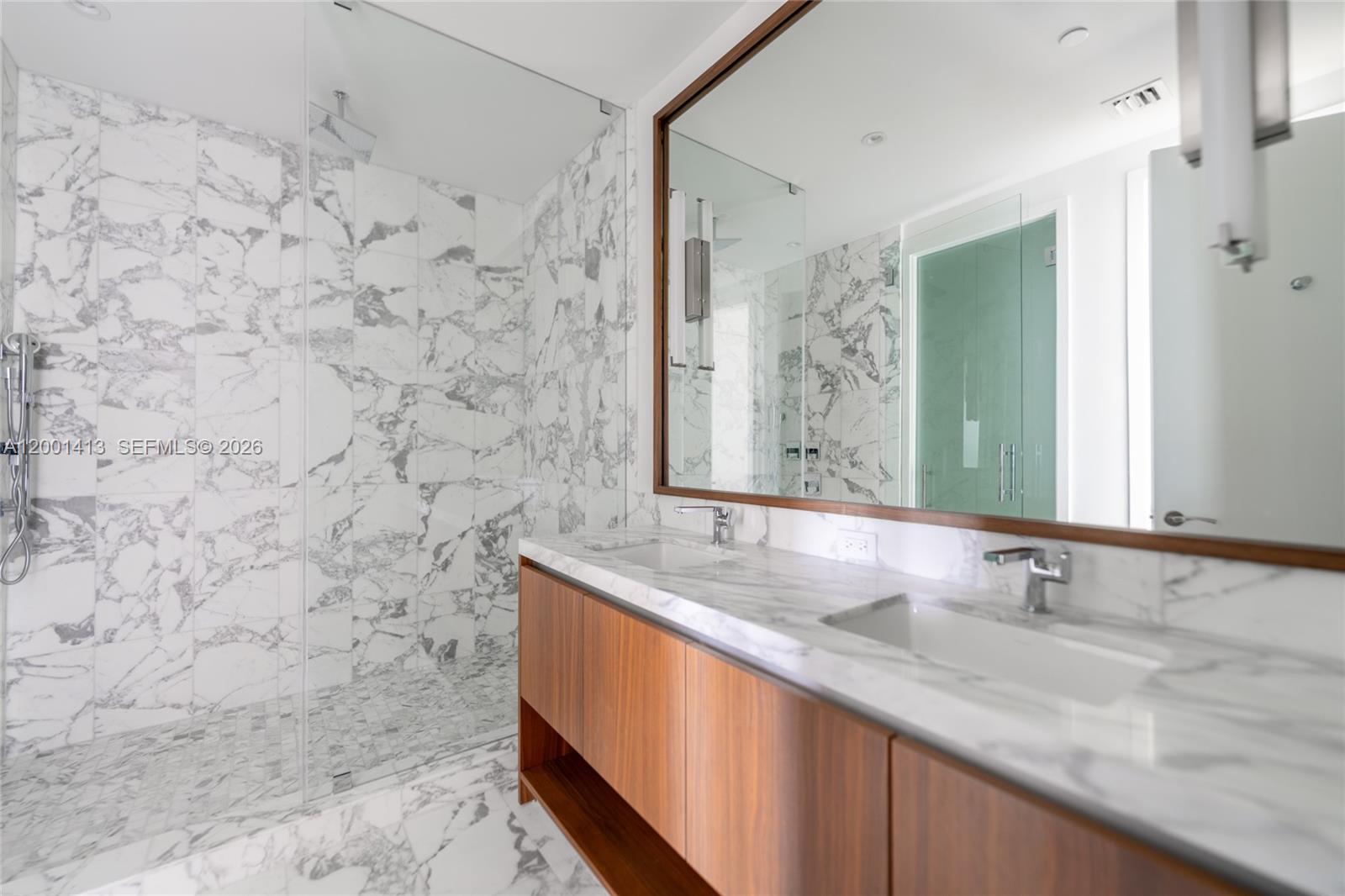 175 SE 25th Rd #501 Miami, FL 33129