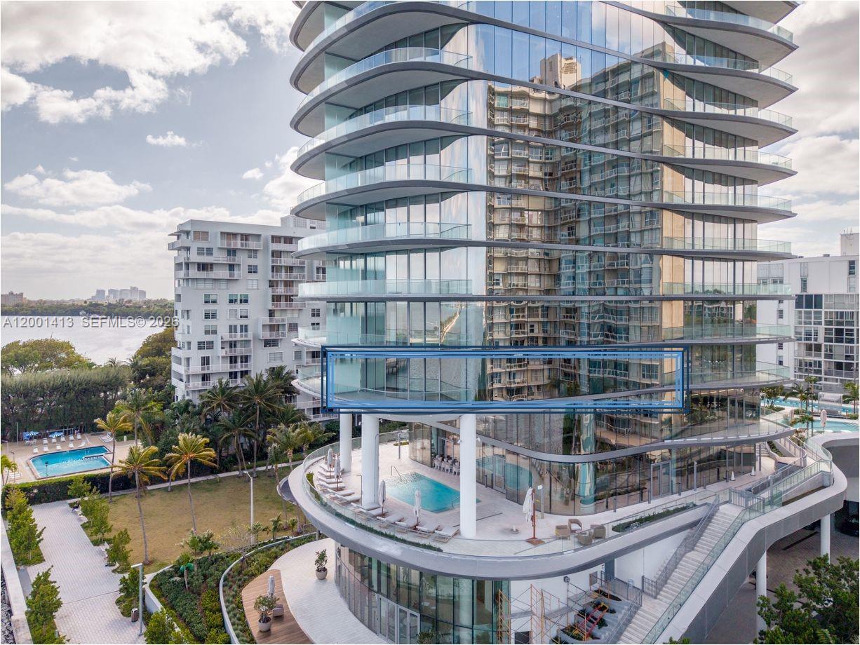 175 SE 25th Rd #501 Miami, FL 33129