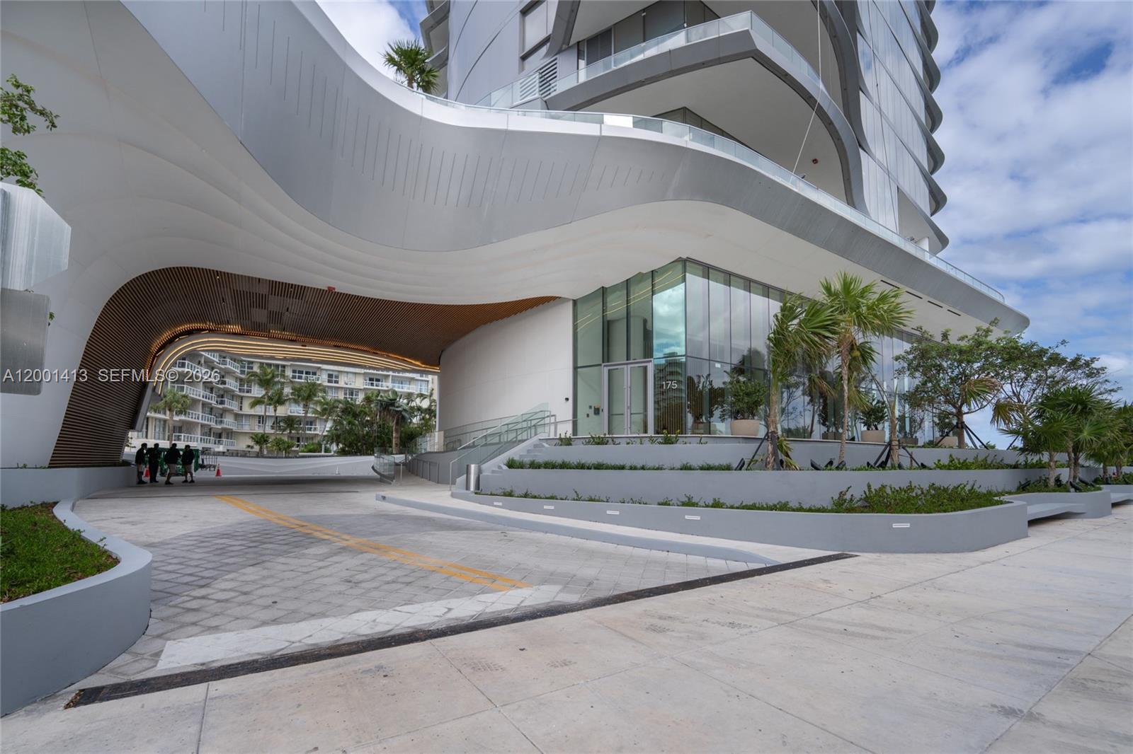 175 SE 25th Rd #501 Miami, FL 33129