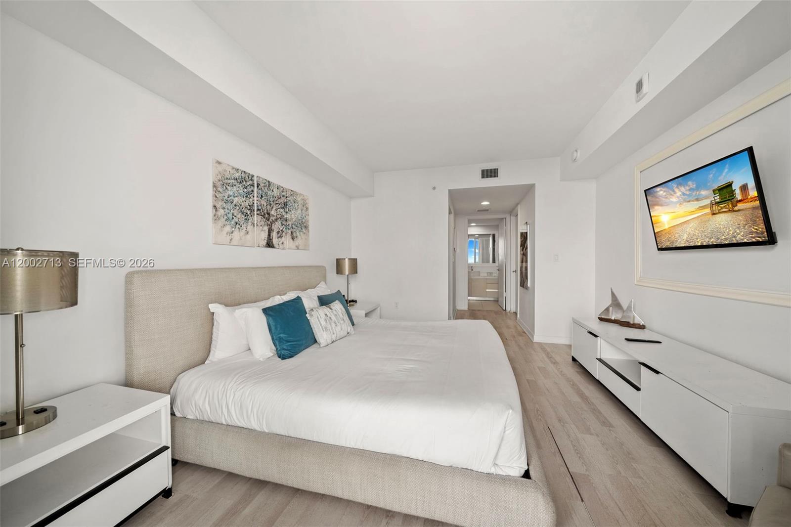 image Beachwalk Condominium10