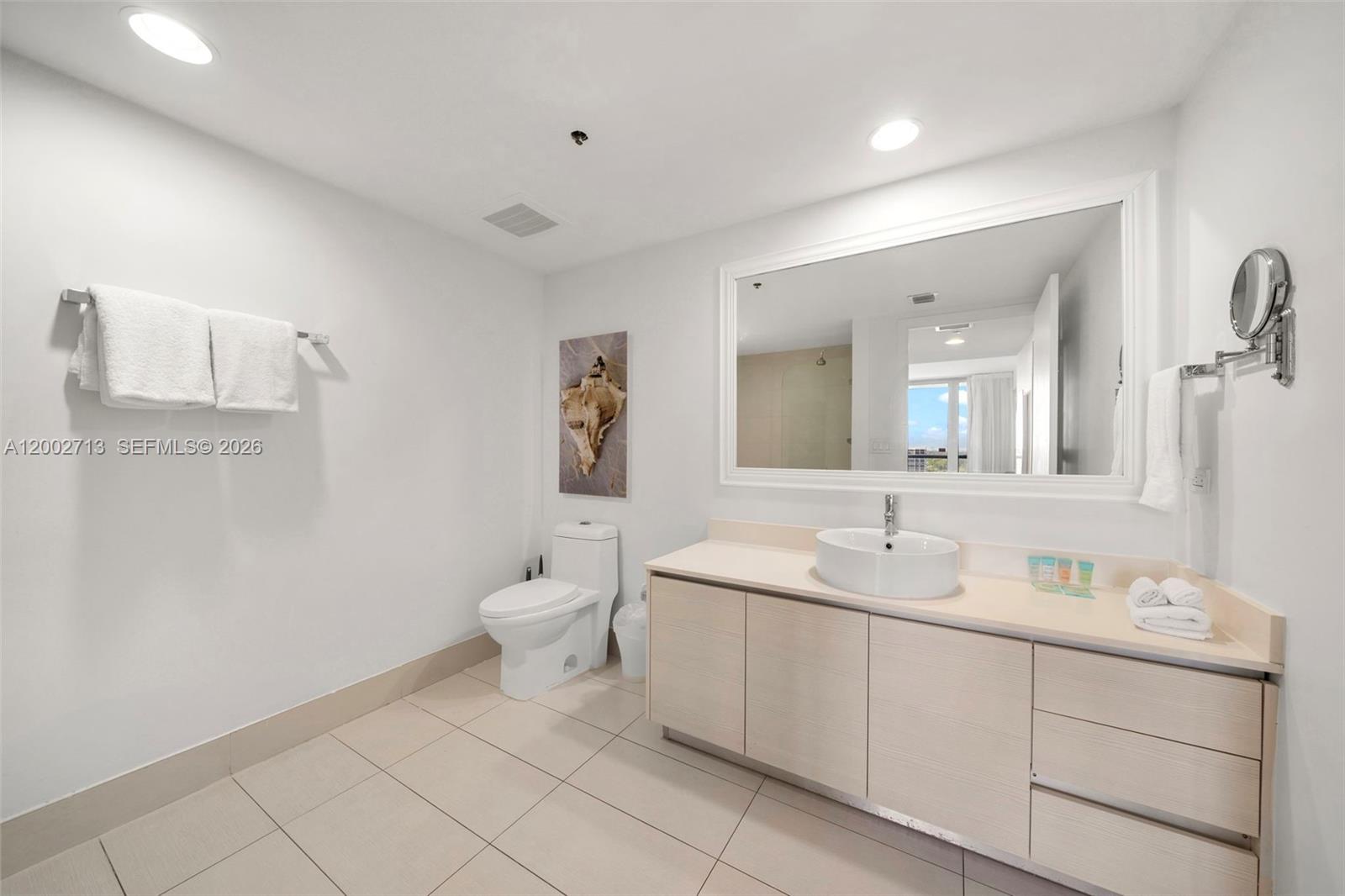 image Beachwalk Condominium13