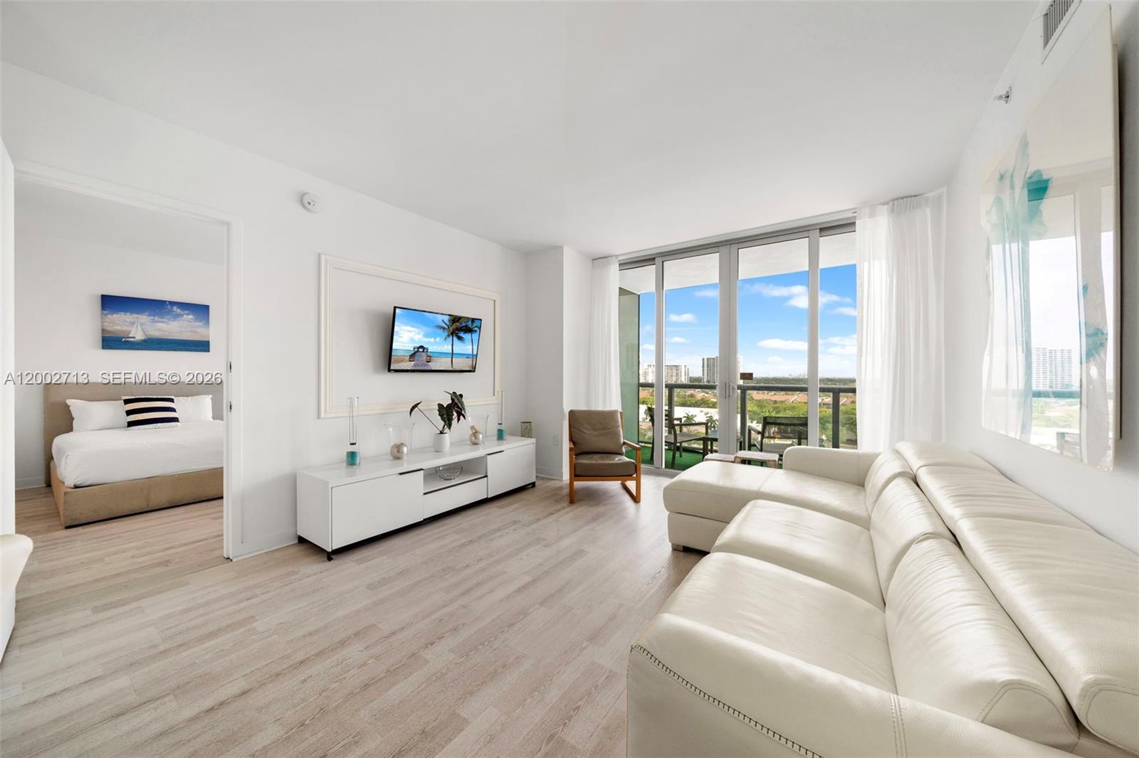 image Beachwalk Condominium15
