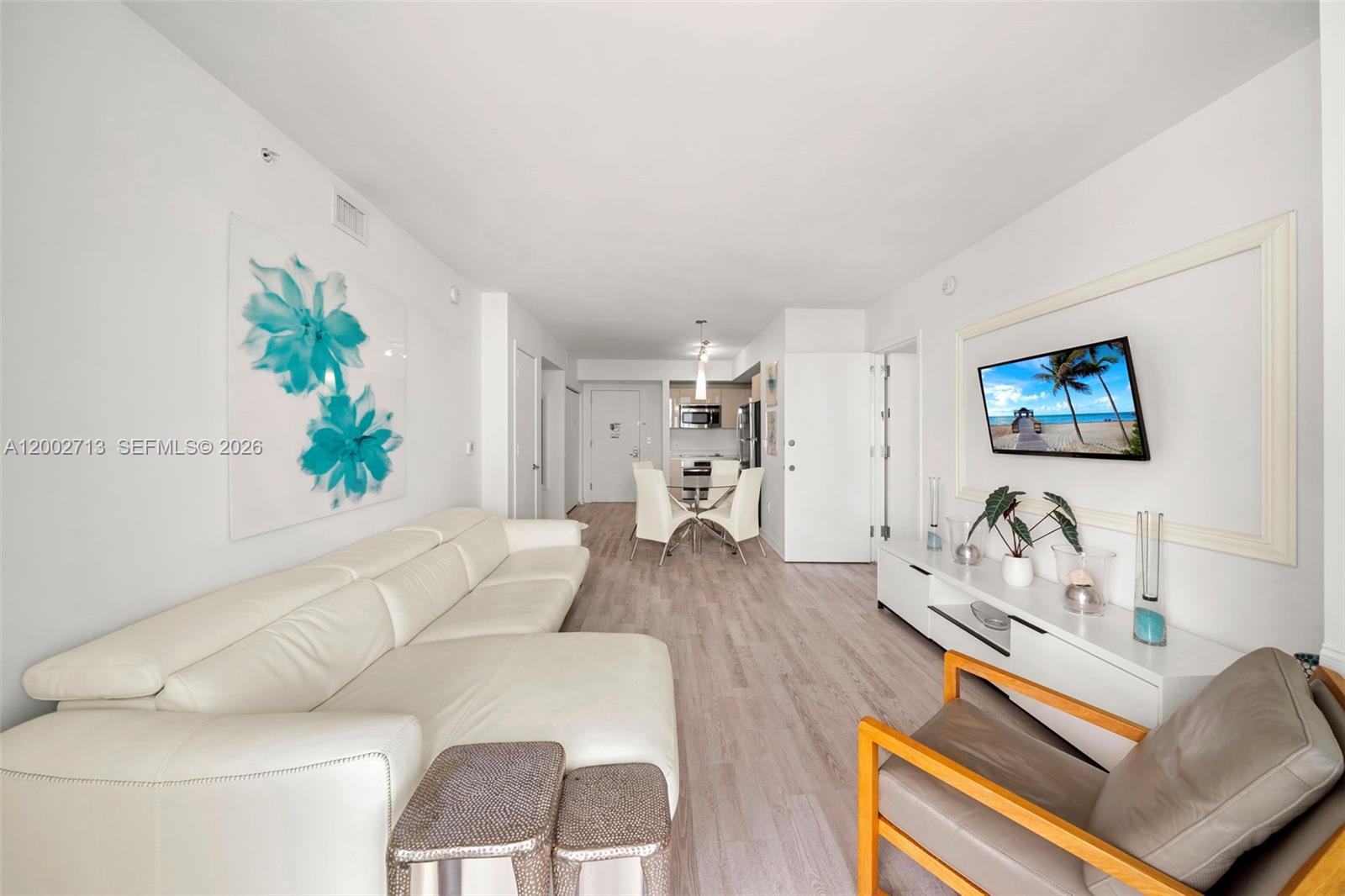 image Beachwalk Condominium4