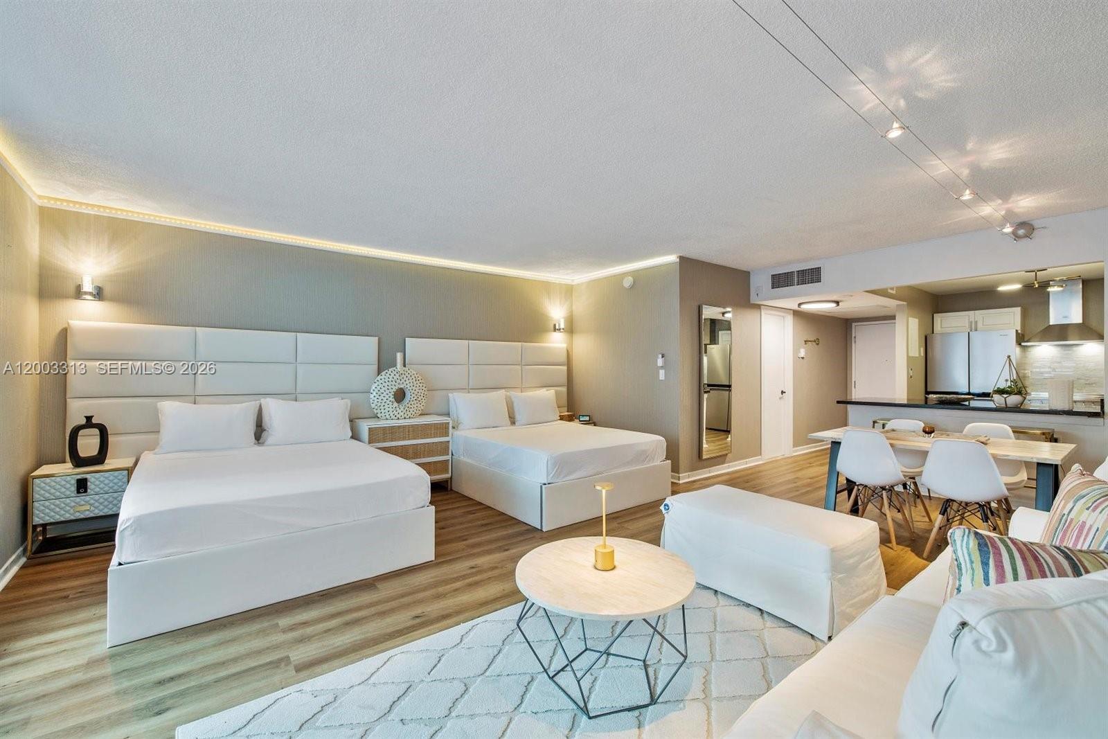 2301 Collins Ave #421