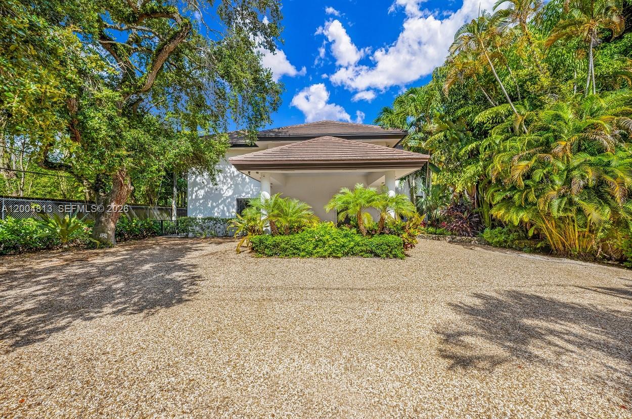 3900 S Douglas Rd Coconut Grove, FL 33133