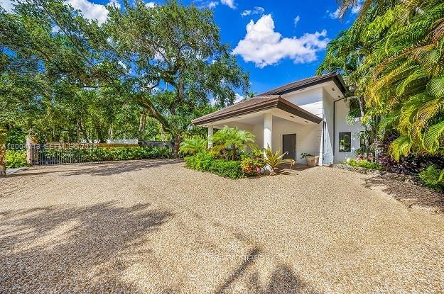 3900 S Douglas Rd Coconut Grove, FL 33133