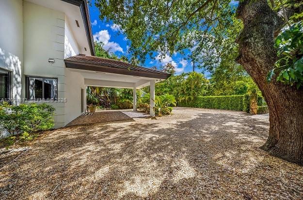 3900 S Douglas Rd Coconut Grove, FL 33133