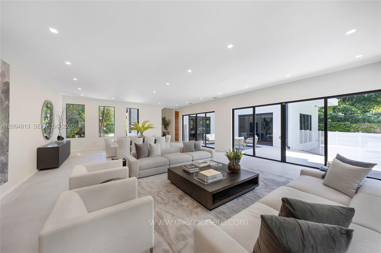 3900 S Douglas Rd Coconut Grove, FL 33133