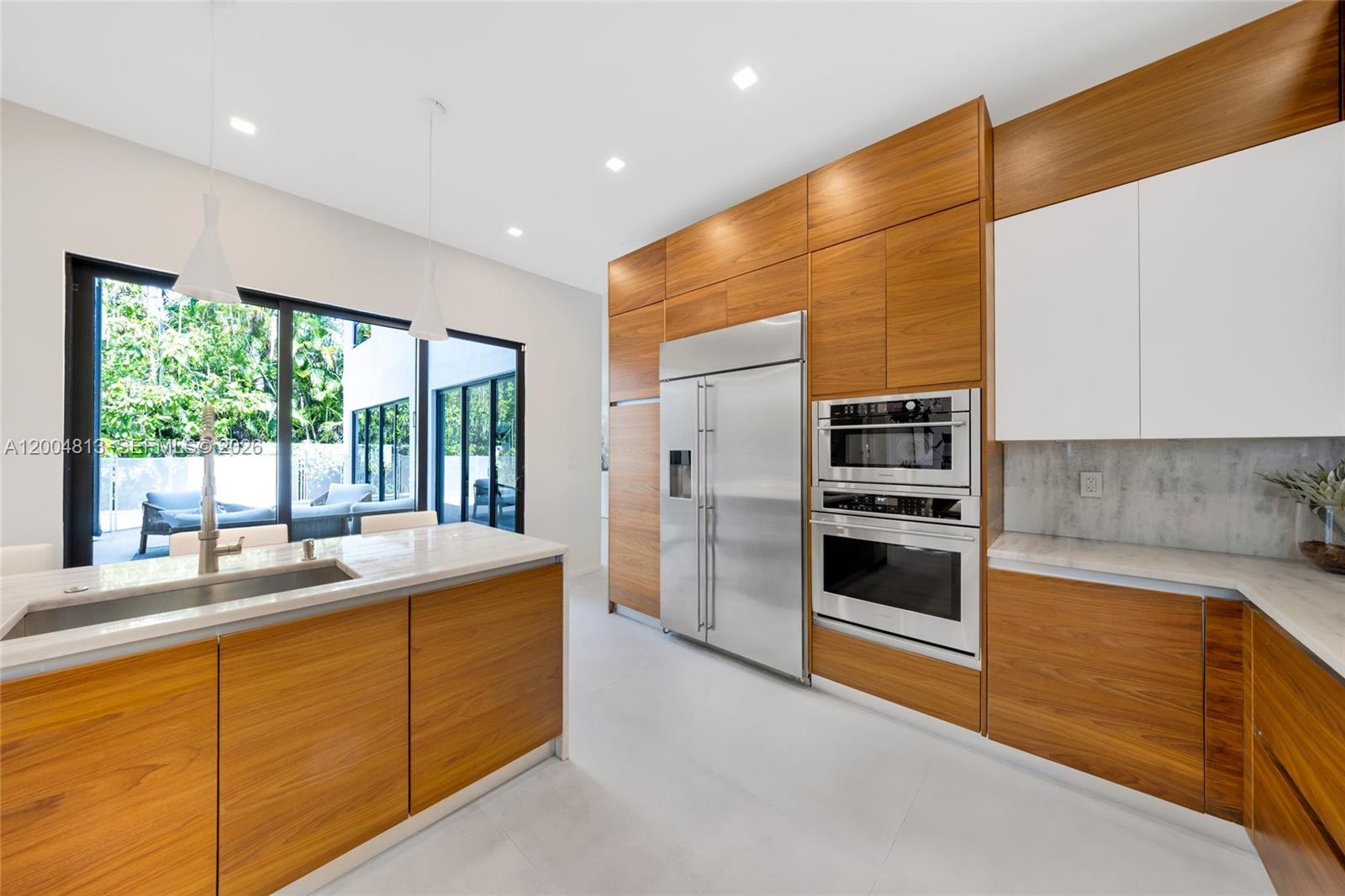 3900 S Douglas Rd Coconut Grove, FL 33133