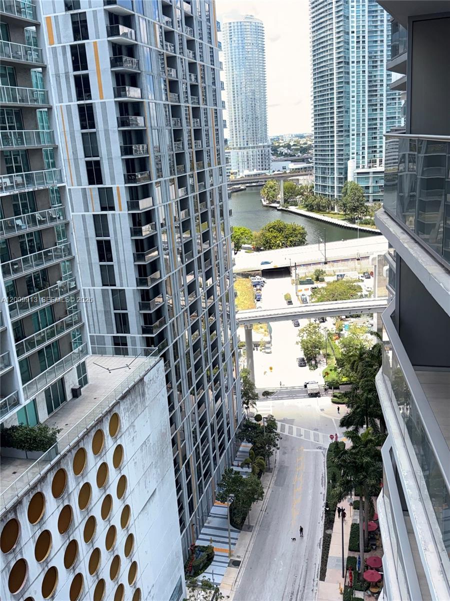 image Viceroy Brickell Residences25
