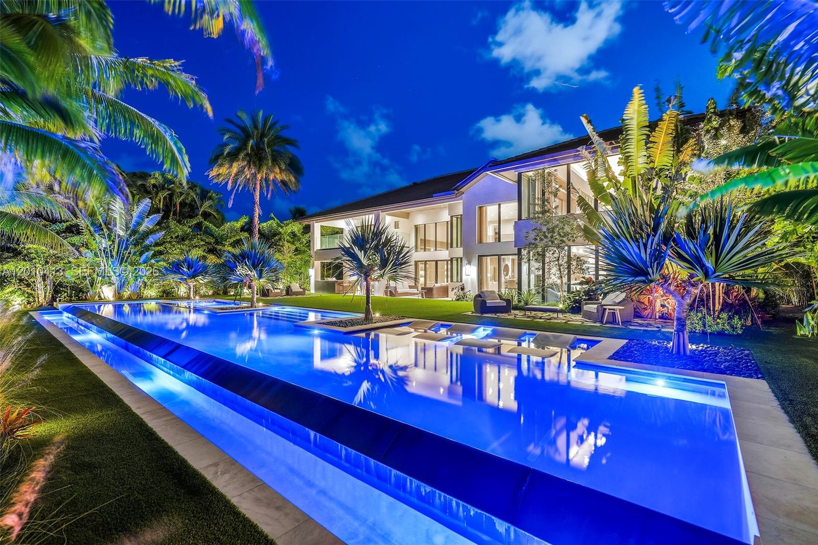 110 Holiday Dr Hallandale Beach, FL 33009