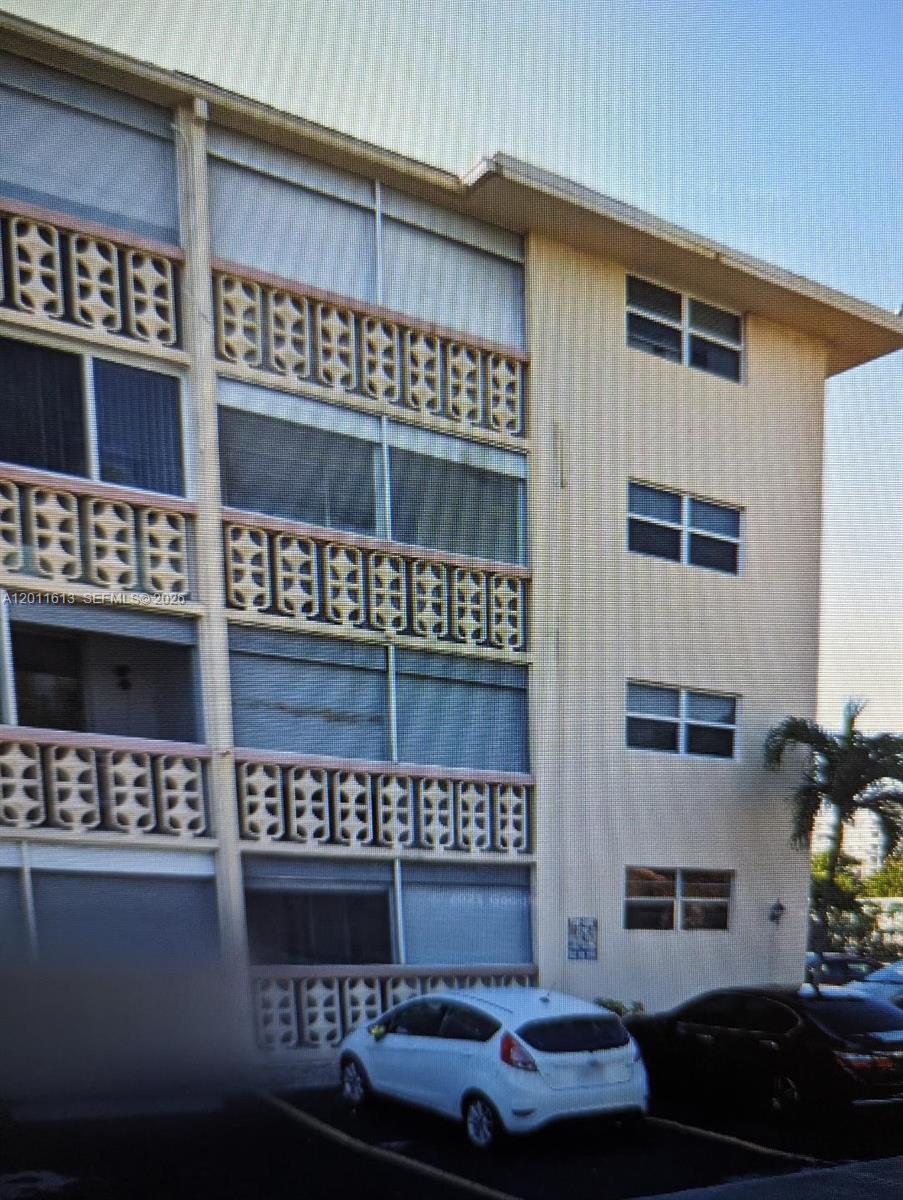 211 NE 8th Ave #209