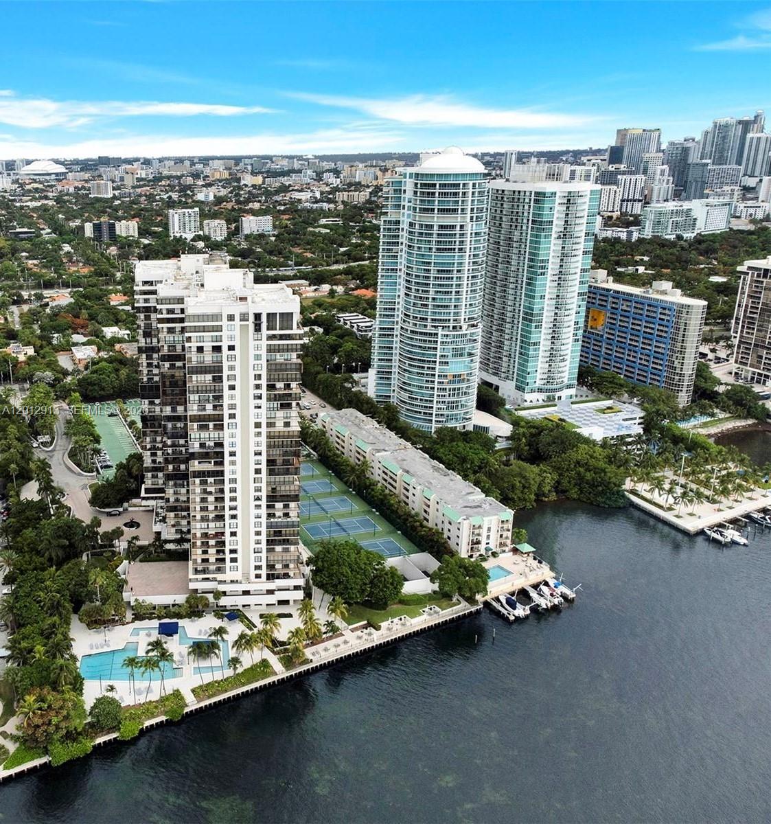image Brickell Bay Club25