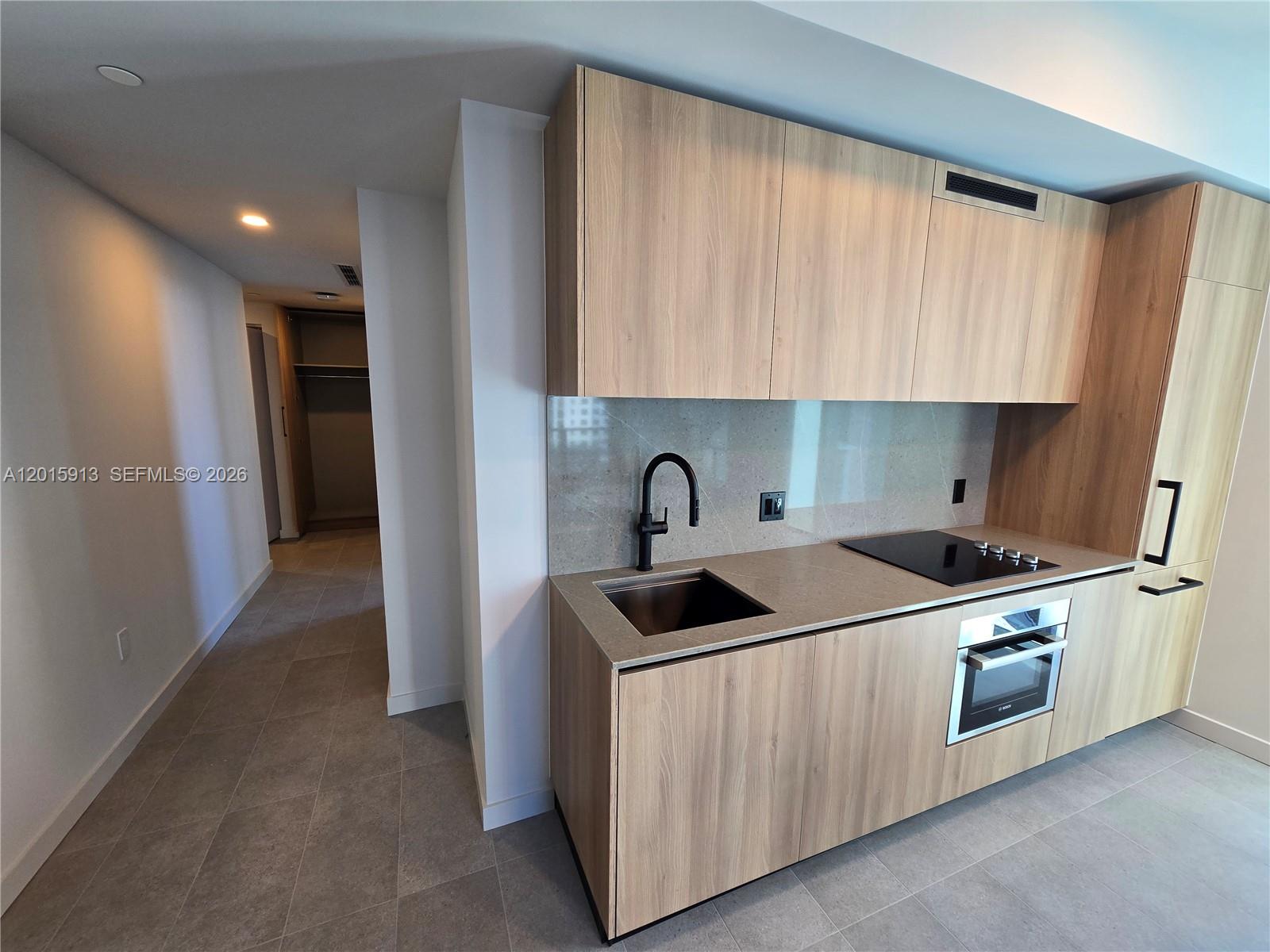 121 NE 5th St #2908 Miami, FL 33132