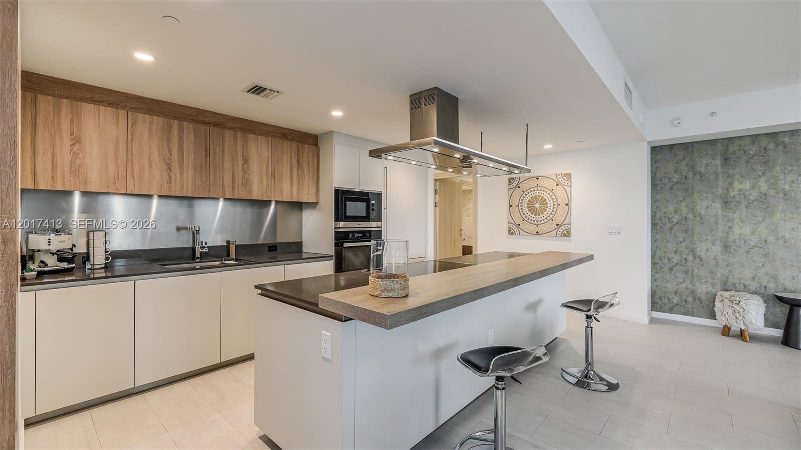 1000 Brickell Plz #3002 Miami, FL 33131
